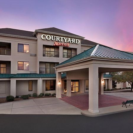 Courtyard By Marriott Topeka Esterno foto