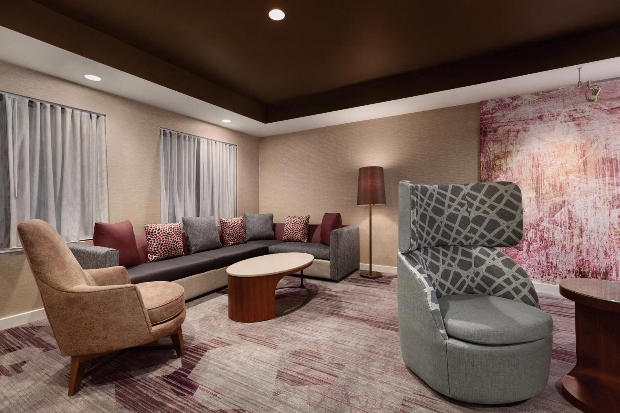 Courtyard By Marriott Topeka Esterno foto