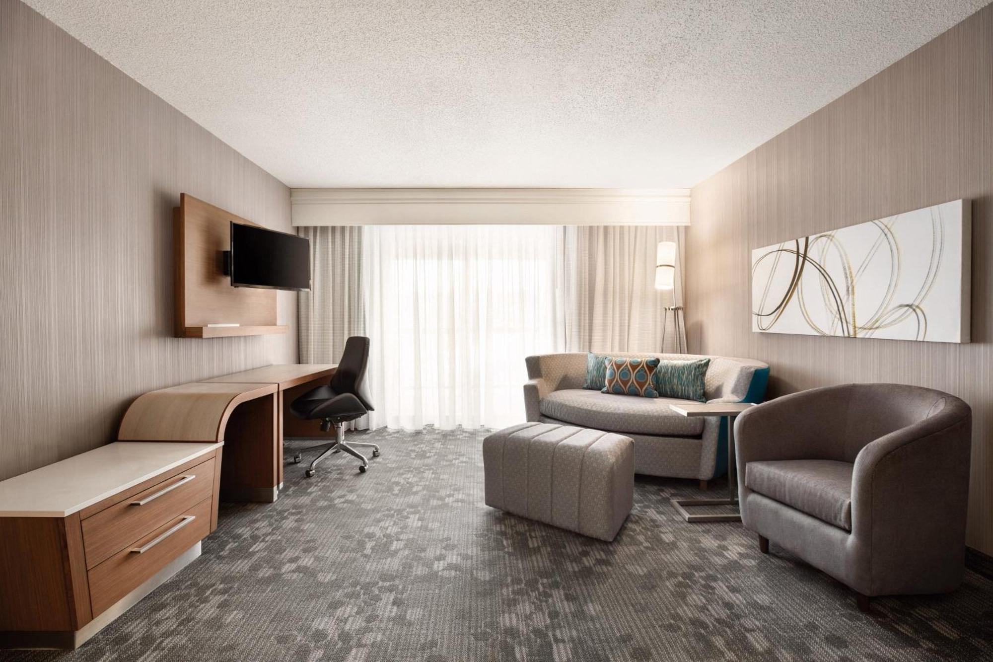 Courtyard By Marriott Topeka Esterno foto