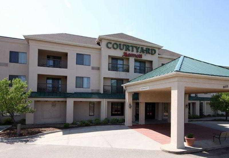 Courtyard By Marriott Topeka Esterno foto