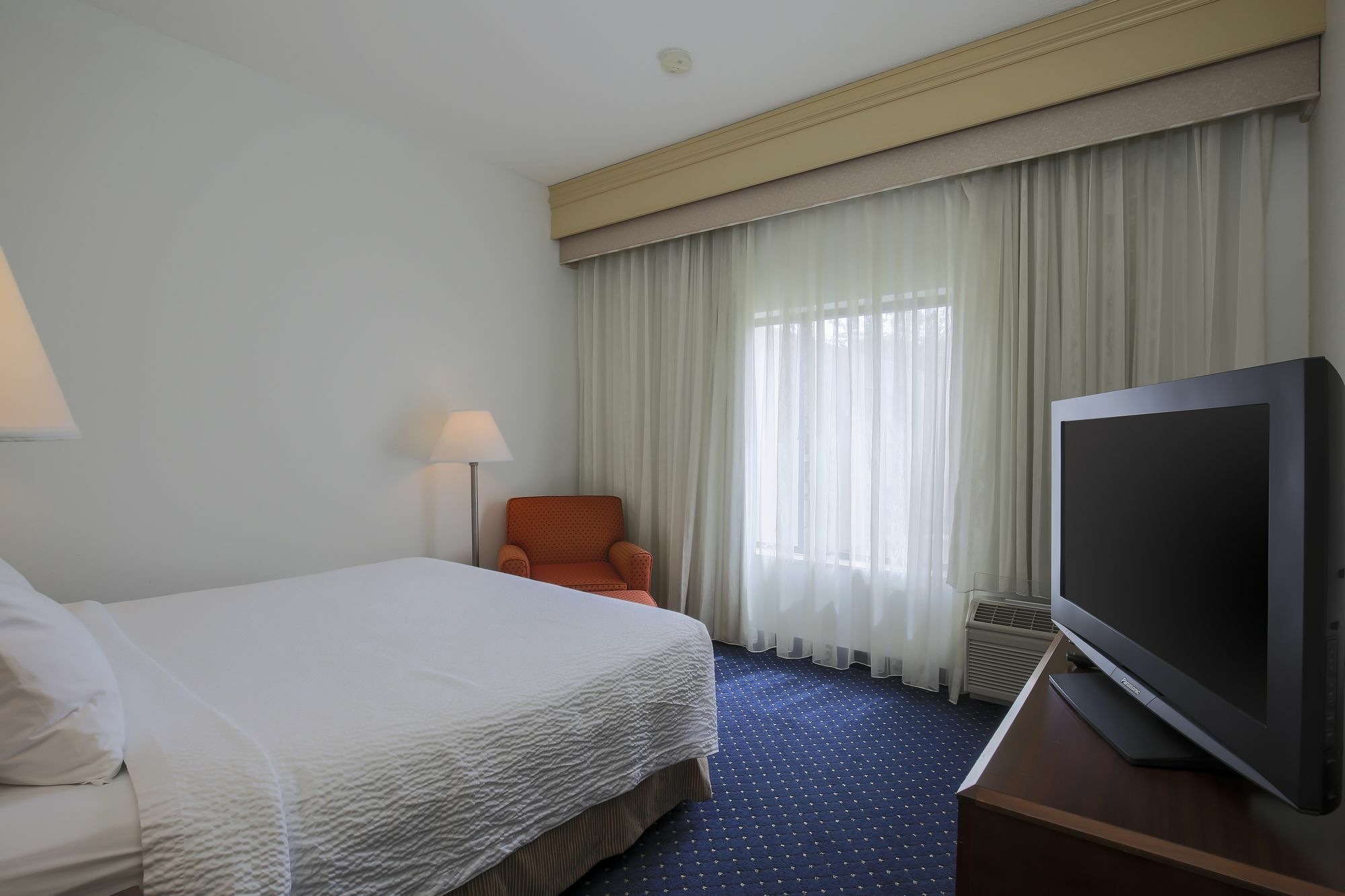 Courtyard By Marriott Topeka Esterno foto