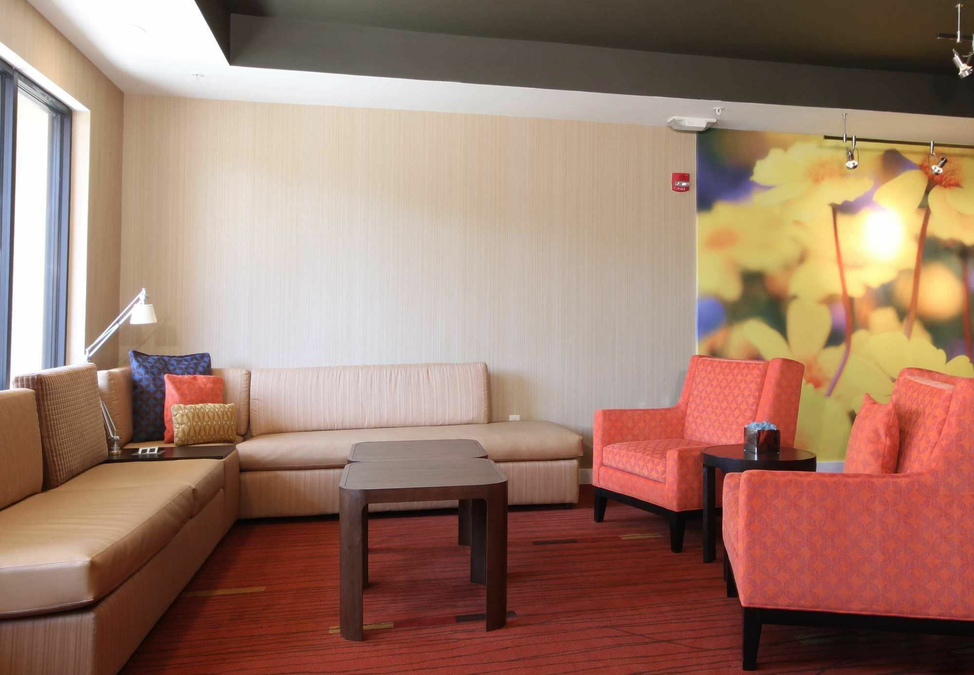 Courtyard By Marriott Topeka Esterno foto