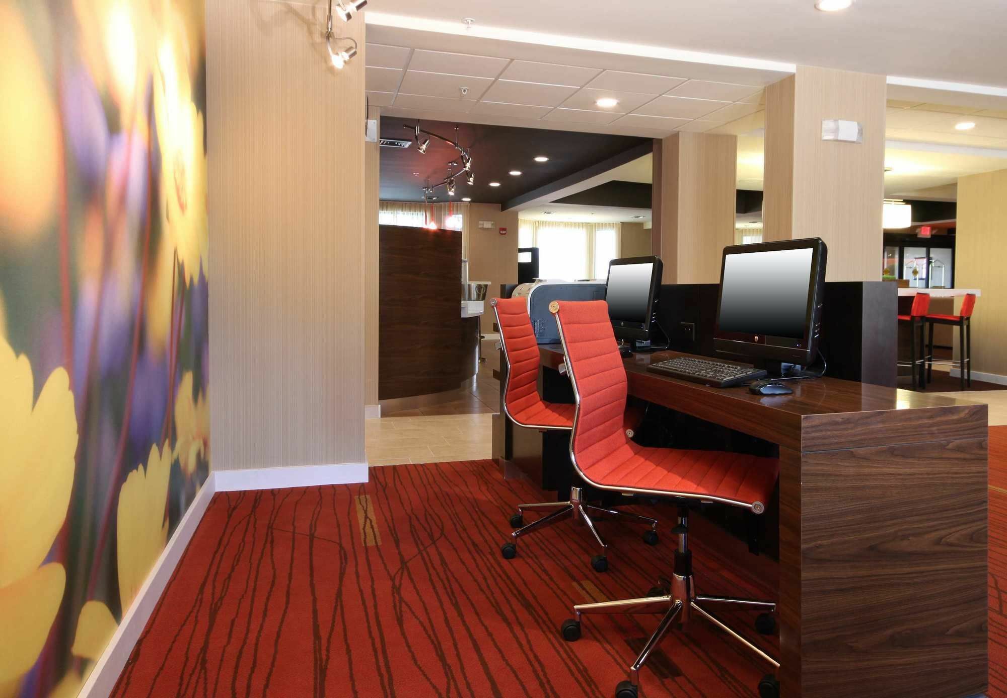 Courtyard By Marriott Topeka Esterno foto
