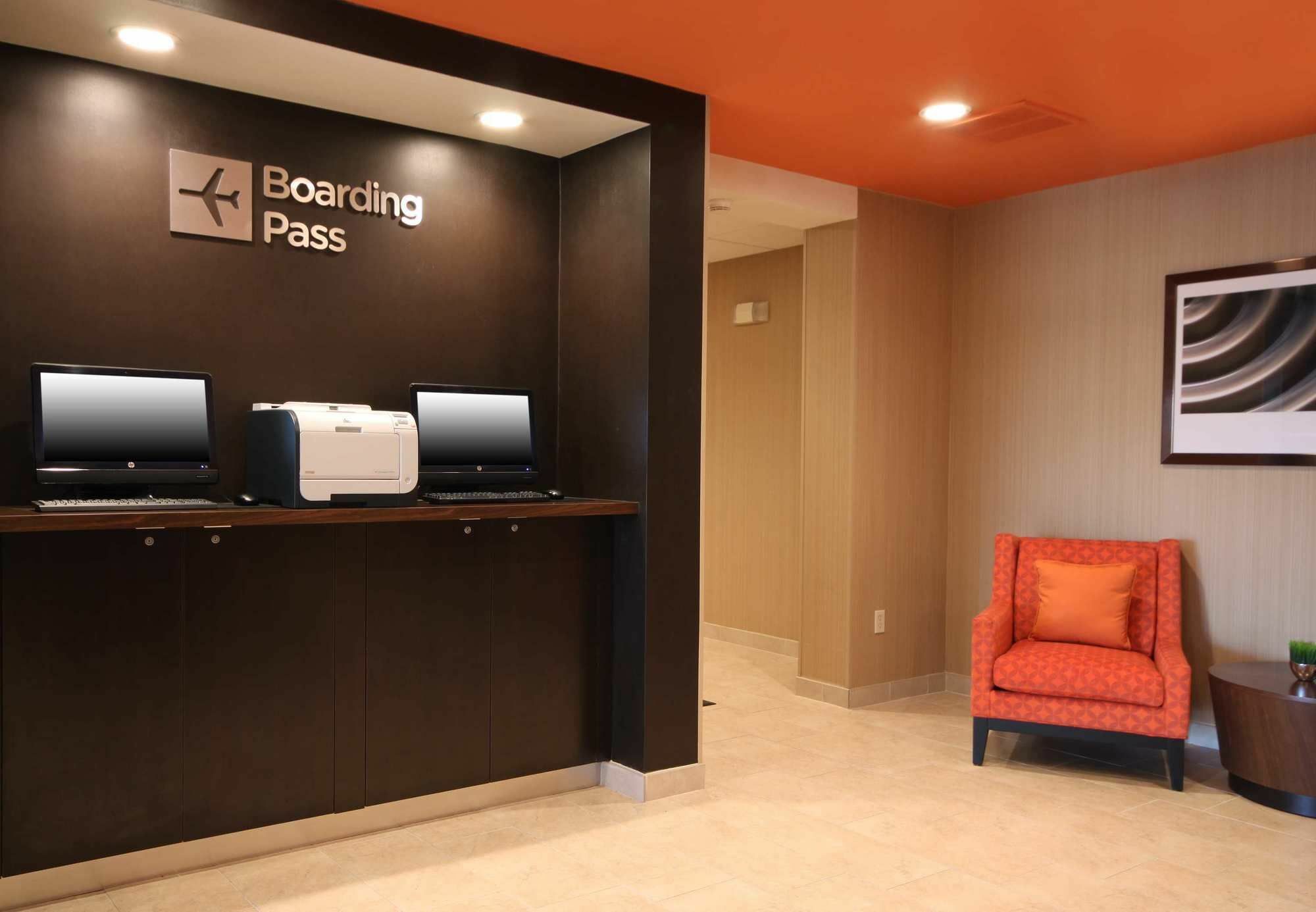 Courtyard By Marriott Topeka Esterno foto